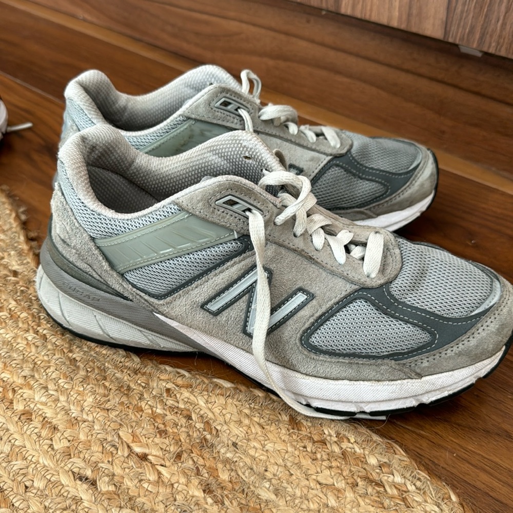 New Balance women’s 990 sz 8.5